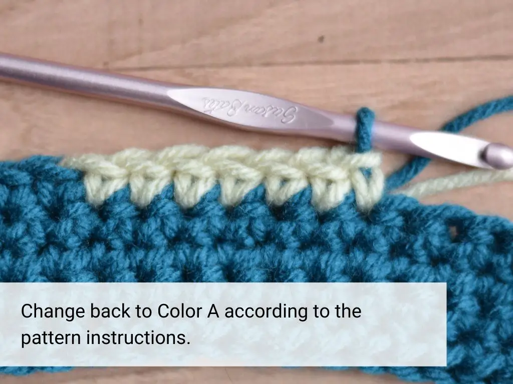 A blue and cream yarn used to show a close up of what color changes look like
